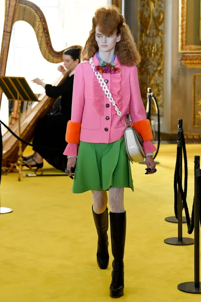 Look 95